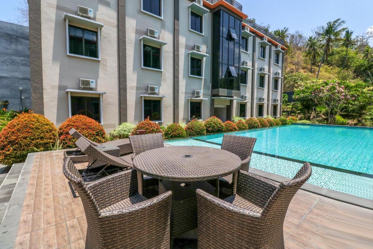 Grand Senggigi Hotel מראה חיצוני תמונה